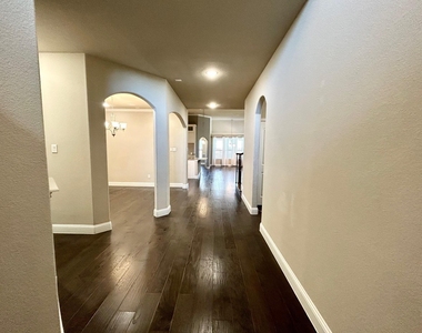 1400 Via Toscana Lane - Photo Thumbnail 5