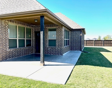 1400 Via Toscana Lane - Photo Thumbnail 32