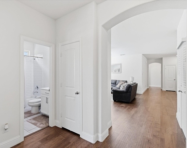 1704 Blakely Place - Photo Thumbnail 11