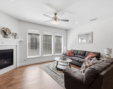 1704 Blakely Place - Photo Thumbnail 4