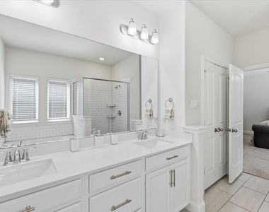 1704 Blakely Place - Photo Thumbnail 8