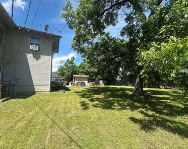 431 E 8th Street - Photo Thumbnail 14