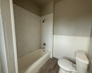 431 E 8th Street - Photo Thumbnail 8