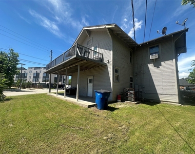 431 E 8th Street - Photo Thumbnail 13