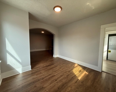 431 E 8th Street - Photo Thumbnail 6