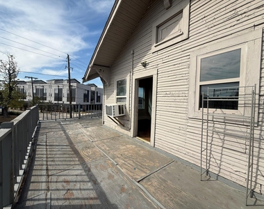 431 E 8th Street - Photo Thumbnail 12