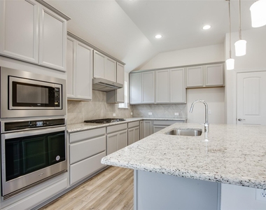 3108 Moldboard Drive - Photo Thumbnail 6