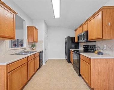 10120 Salem Way - Photo Thumbnail 7