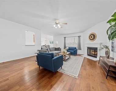 10120 Salem Way - Photo Thumbnail 2