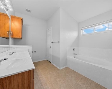 10120 Salem Way - Photo Thumbnail 15
