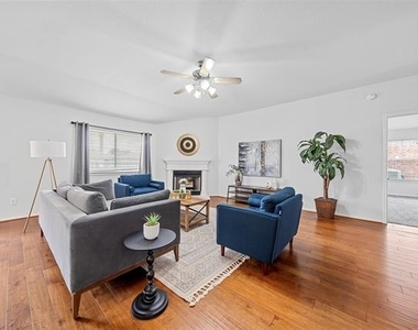 10120 Salem Way - Photo Thumbnail 3