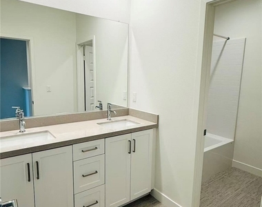 4016 E Lily Paseo #121 - Photo Thumbnail 9
