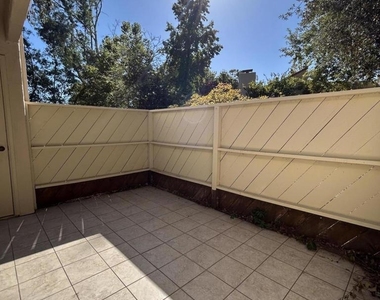 1001 Creekside Way - Photo Thumbnail 19