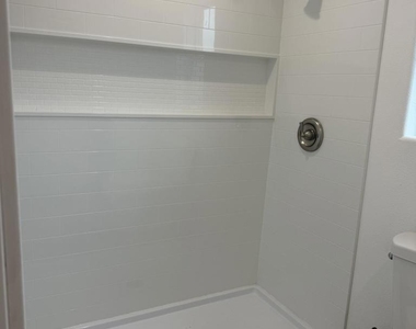 1521 N H Street - Photo Thumbnail 10