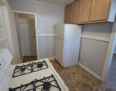 235 E Warner Street - Photo Thumbnail 4