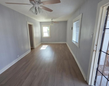 235 E Warner Street - Photo Thumbnail 3