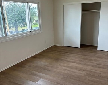 9250 Wheeler Court - Photo Thumbnail 5