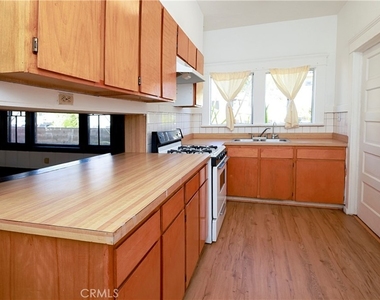 924 N Stoneman - Photo Thumbnail 8