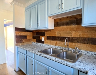 124 N 12th Avenue - Photo Thumbnail 7