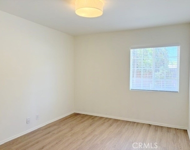 1837 Lancewood Avenue - Photo Thumbnail 5