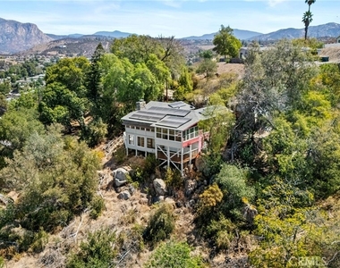 12833 Castle Court Drive - Photo Thumbnail 3