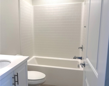 2516 S S Escondido Blvd - Photo Thumbnail 5