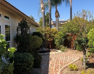 31581 Lakeridge Court - Photo Thumbnail 21