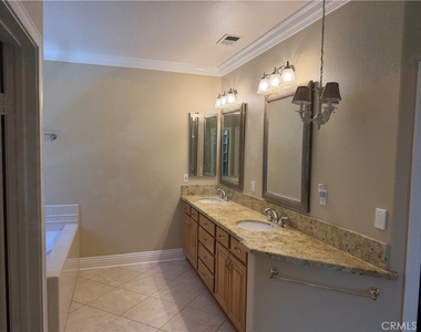 31581 Lakeridge Court - Photo Thumbnail 15