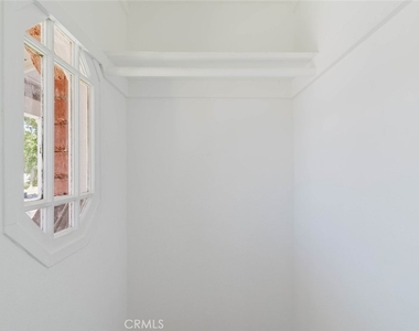 3002 W Victory Boulevard - Photo Thumbnail 21