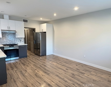10936 Nettleton Street - Photo Thumbnail 2
