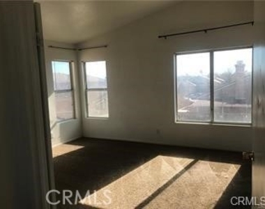 3624 Banyon Court - Photo Thumbnail 6