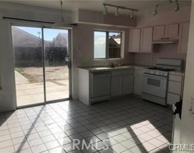 3624 Banyon Court - Photo Thumbnail 2