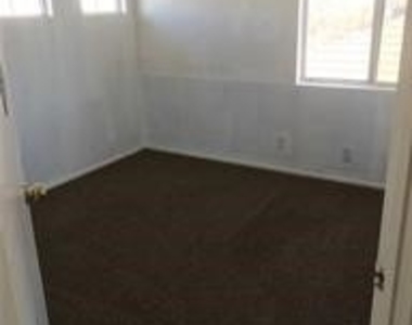 3624 Banyon Court - Photo Thumbnail 8