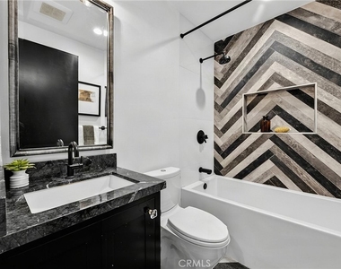 11553 Sunshine Terrace - Photo Thumbnail 34