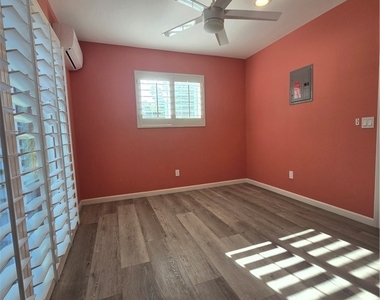 18546 Elkwood Street - Photo Thumbnail 12