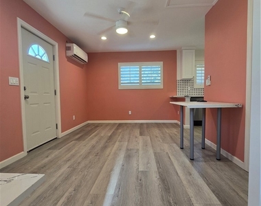 18546 Elkwood Street - Photo Thumbnail 3