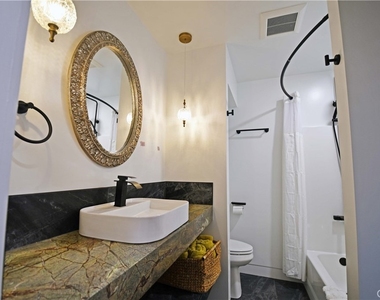 117 Kenneth Street - Photo Thumbnail 3