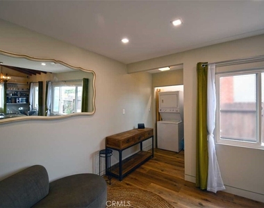 117 Kenneth Street - Photo Thumbnail 6