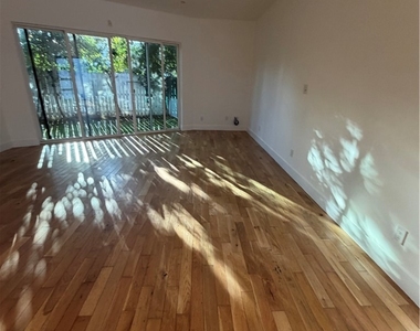 5501 Crebs - Photo Thumbnail 11