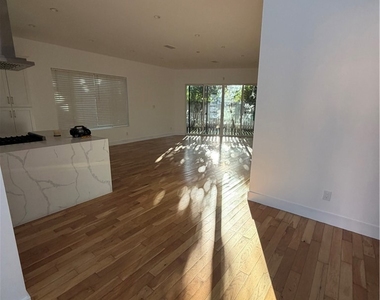 5501 Crebs - Photo Thumbnail 7