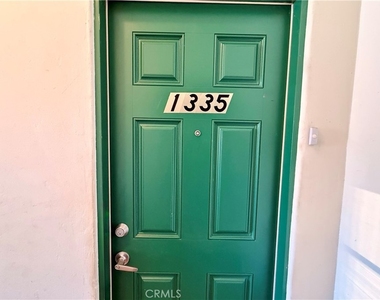 1335 N Alexandria Avenue - Photo Thumbnail 12