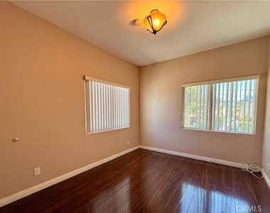 1335 N Alexandria Avenue - Photo Thumbnail 8