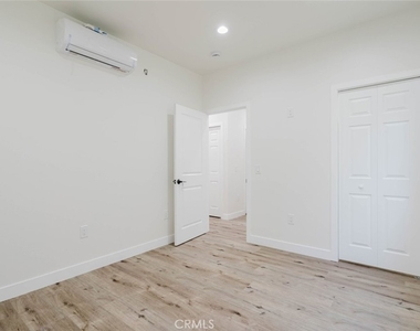 5732 Willowcrest Avenue - Photo Thumbnail 21