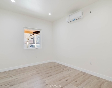 5732 Willowcrest Avenue - Photo Thumbnail 16