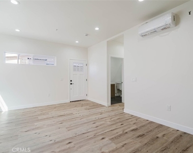 5732 Willowcrest Avenue - Photo Thumbnail 9