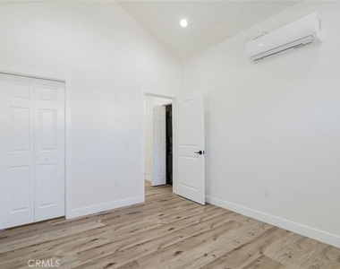 5732 Willowcrest Avenue - Photo Thumbnail 23