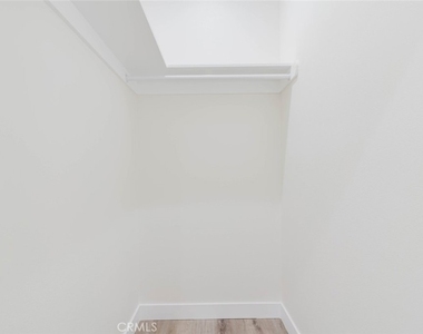 5732 Willowcrest Avenue - Photo Thumbnail 18