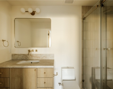 1249 Seward Street - Photo Thumbnail 14
