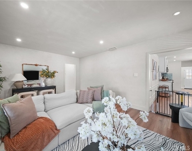 6013 Gregory - Photo Thumbnail 10