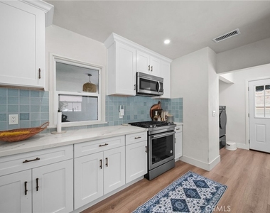 6013 Gregory - Photo Thumbnail 16